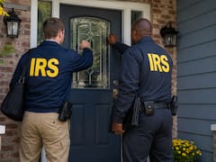 Se acerca el embargo: IRS visitará puerta por puerta a todos los ciudadanos y extranjeros que no hayan completado este trámite a tiempo