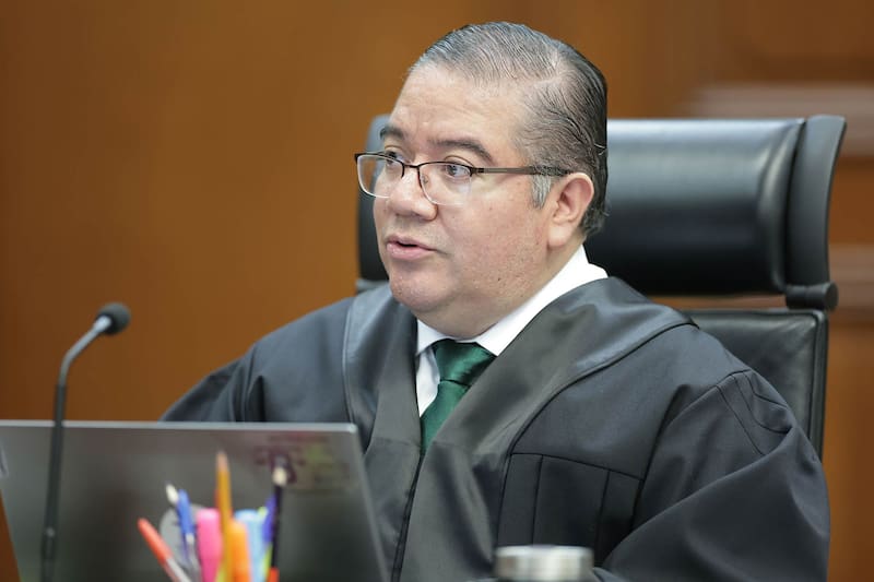 Jurista con vocación social y amplia trayectoria en el servicio público.