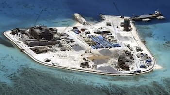 Ni Rusia, ni Estados Unidos: esta potencia movió toneladas de arena al océano para construir islas militares