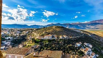 Buscan familias que se muden a un pueblo de Italia con casas por solo un euro: los requisitos para acceder al programa