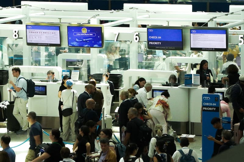 Italia lleva una semana controlando pasajeros y ahora España ha profundizado sus controles para viajeros procedentes.
