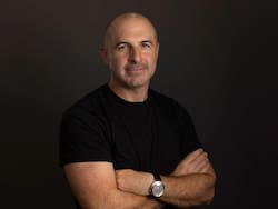 Es argentino, emigró a Israel por la crisis de 2001 y fundó una empresa que trabaja con Google