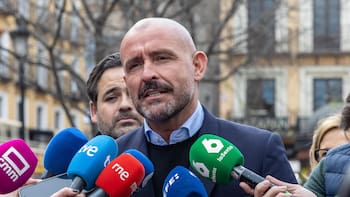 El PP advierte a Vox que Pedro Sánchez está “destruyendo las instituciones”: “Hay que sacarlo democráticamente”