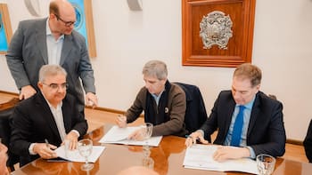 El Gobierno retoma la agenda: mesa política, gobernadores y los preparativos para la visita del Papa