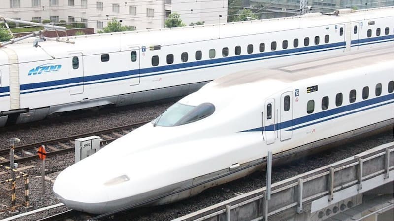 Así son los trenes balas de Japón Tokaido Shinkansen.