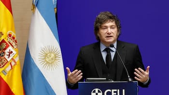 Milei recibió una medalla en Madrid y volvió a cargar contra la izquierda: “El mal siempre viene de los rojos”