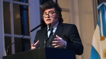 Milei vuelve a hablar ante empresarios, esta vez en la Bolsa de Comercio de Rosario