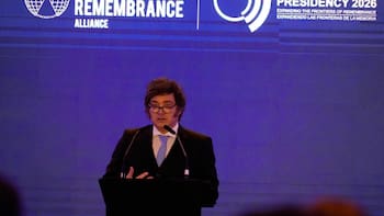 Con Milei enfocado en el exterior, el Gobierno recalibra las PASO y pule la declaración de Adorni