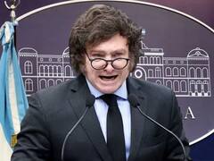 Milei regresa a la Rosada y prepara una cumbre con legisladores por una sesión clave