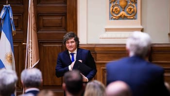 Empleo, imagen y un nuevo outsider: la tormenta que puede complicar la reelección de Milei