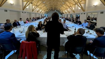 Milei, su gabinete y aliados cierran la noche con una cena en Olivos: quiénes asistirán