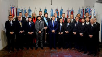 Milei reedita la foto del Pacto de Mayo: diferencias con 2024 y qué busca ahora