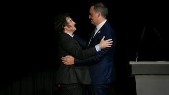 Por qué Milei sostiene a Adorni: la lógica del “escudo” y la política de no ceder
