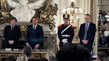 Jura Santilli, acompañado de Adorni y los gobernadores: la puja interna por el rediseño de Jefatura