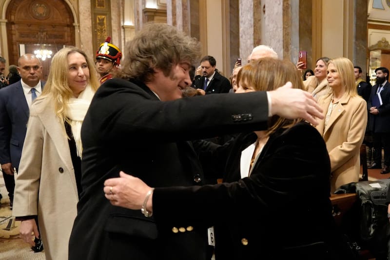Javier Milei saluda a Patricia Bullrich en el Tedeum del 25 de Mayo (Fuente: Presidencia)
