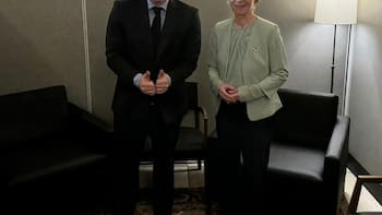 Milei recibió una carta de Bruselas con una dedicatoria personal: “Dear Javier”