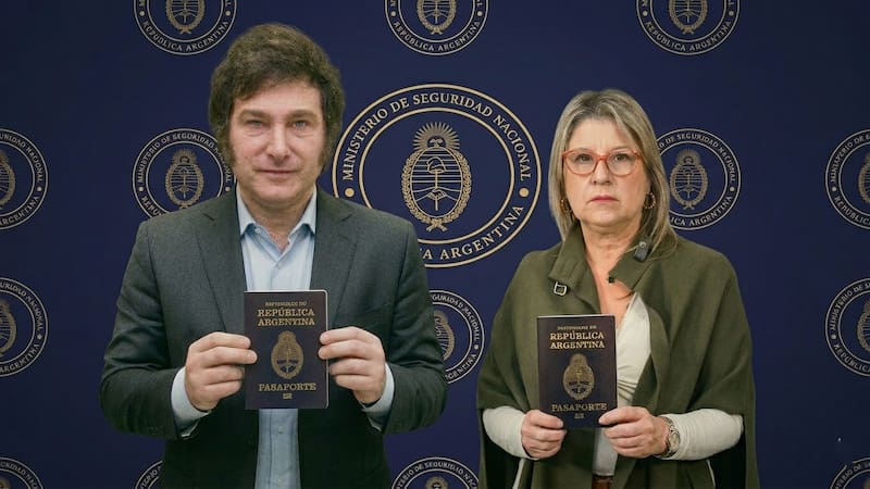 Los extranjeros deben presentar un pasaporte válido y vigente que cumpla varias condiciones para poder ingresar. Foro: Gemini - IA)