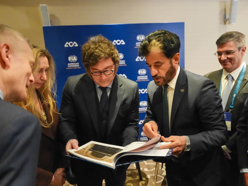 Javier Milei con el presidente de la FIA, Mohammed Ben Sulayem