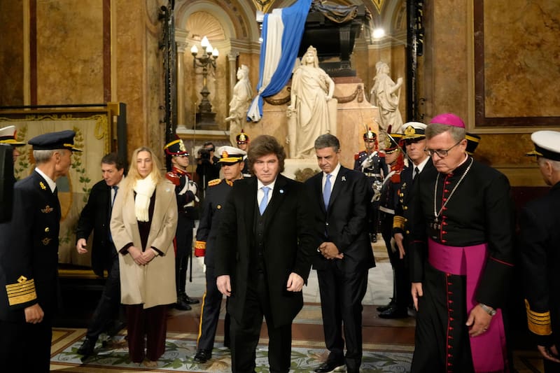 Javier Milei y el arzobispo de Buenos Aires, monseñor García Cuerva, en el Tedeum del 25 de Mayo (Fuente: Presidencia)