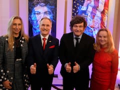 Milei participa de la fiesta del 4 de julio en la embajada y se pone en duda su viaje