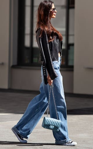 Adiós a los jeans anchos: la nueva tendencia que llega desde Europa y será furor en 2026