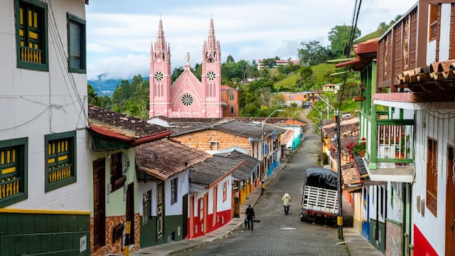 Ni Barichara ni Bogotá: turistas descubren el pueblo con el mejor clima del país y quedan impactados por sus paisajes coloniales