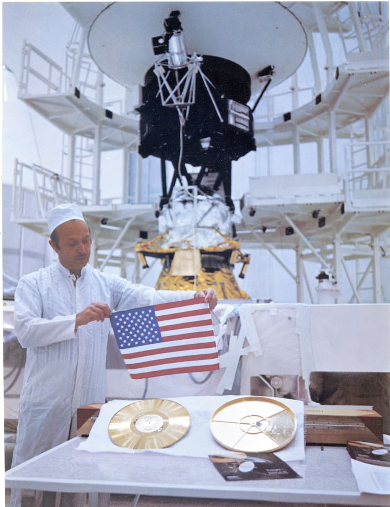 John Casani, jefe del proyecto Voyager en 1977. Imagen tomada en Cabo Cañaveral, Florida, el 4 de agosto de 1977.