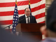 En medio del bloqueo a Irán: Estados Unidos despidió al secretario de la Armada