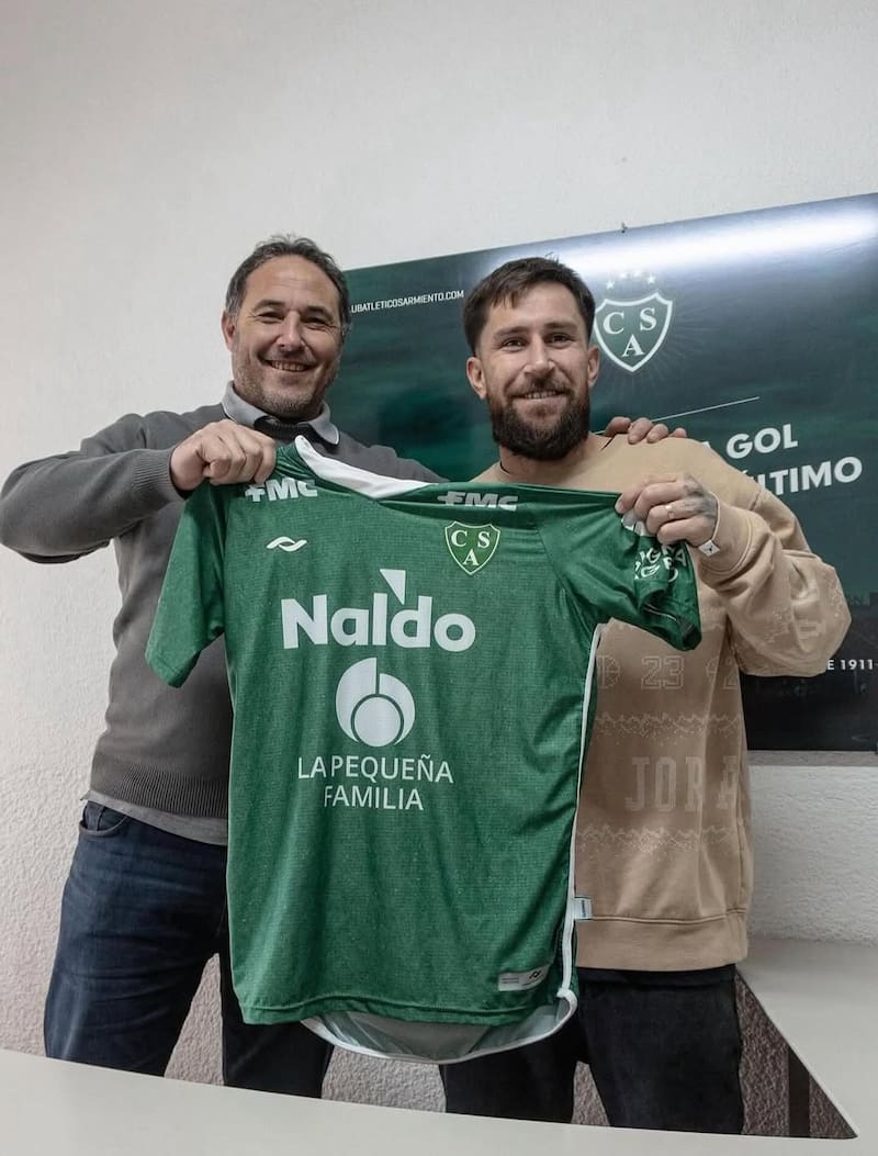 El futbolista santafesino contó que llegó a acumular una deuda de 50.000 dólares. (Fuente: Instagram @jonatandavidgomez)