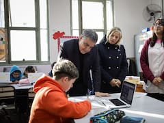 La Ciudad toma una drástica decisión sobre los celulares en las escuelas: los números que la explican