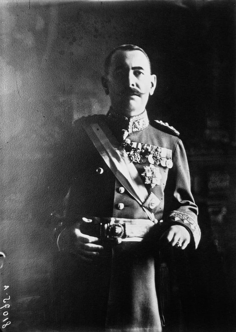 El 6 de septiembre de 1930. Uriburu marchó al frente de un contingente de cadetes y tropas hacia la Casa Rosada.