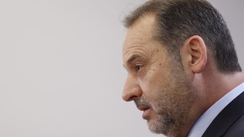 Mientras Ábalos pide votar desde prisión, el Supremo califica de "despropósito" exigir nuevos suplicatorios en cada imputación del Caso Koldo.