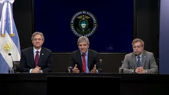 Economía espera riesgo país de 200 puntos pero admite un punto débil en el plan