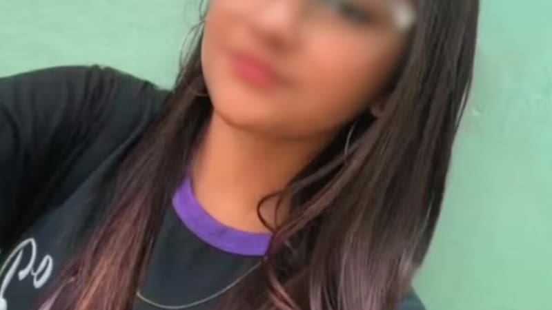 “Gritos desesperados”: Se estaba planchando el pelo y recibió una descarga eléctrica fatal.