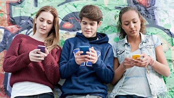 Crece la apatía entre los sub 30 y le dan una mala noticia a Milei y su modelo liberal