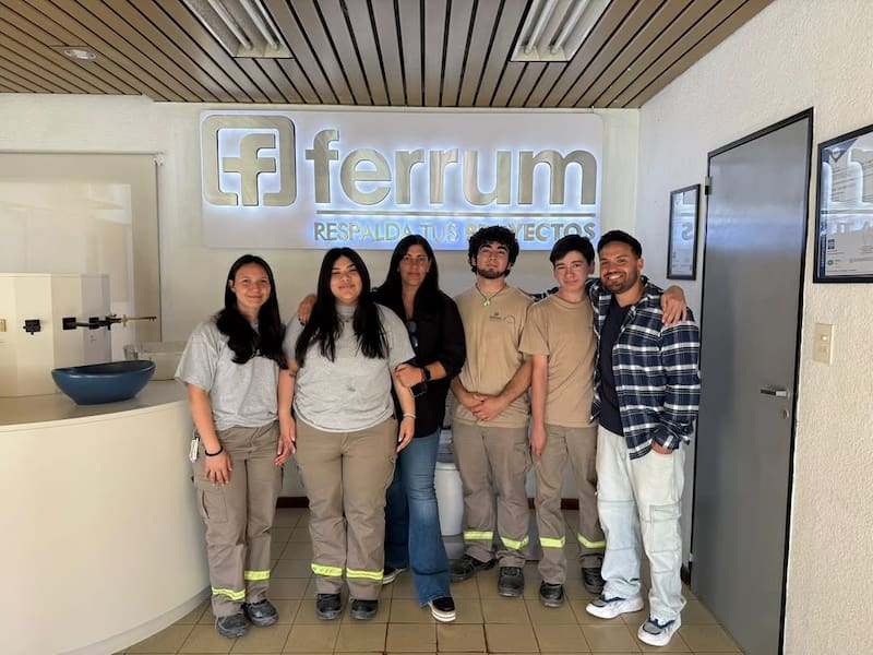 Jóvenes de Tigre de la Fundación Los Naranjos participan de pasantías rentadas en empresas argentinas como parte de su formación.