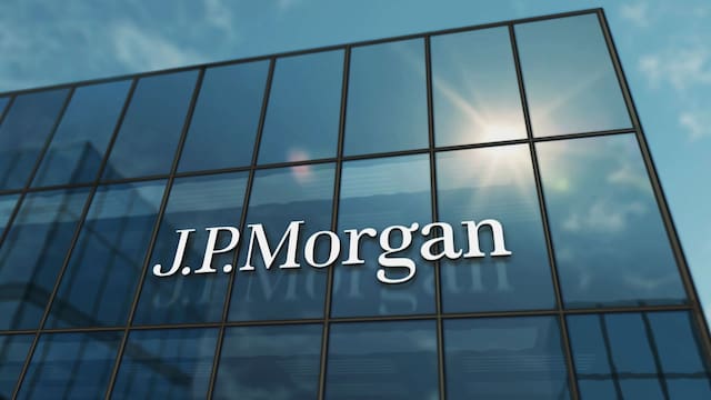 JP Morgan recomienda invertir en esta empresa: podría subir más del 30% en dólares