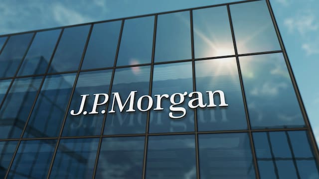 Tensión global y caída bursátil: el JP Morgan sorprende con su recomendación: “una oportunidad para añadir posiciones”
