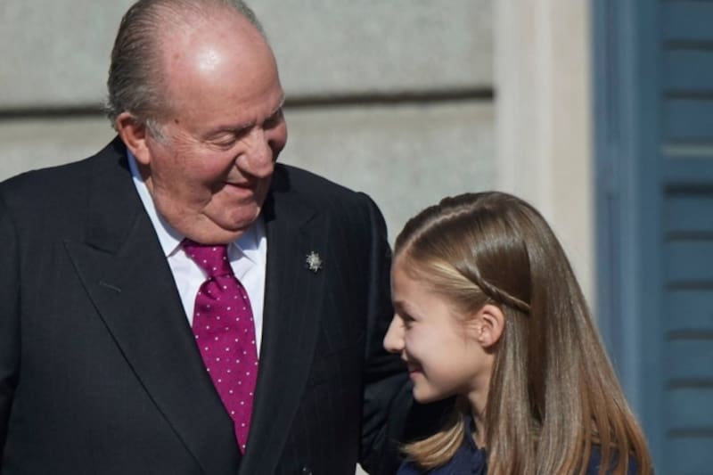 Juan Carlos I rey emerito y la princesa Leonor. Fuente: EFE.