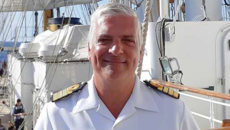 A través del Decreto 887/2025, el gobierno nombra al vicealmirante Juan Carlos Romay como jefe del Estado Mayor General de la Armada.