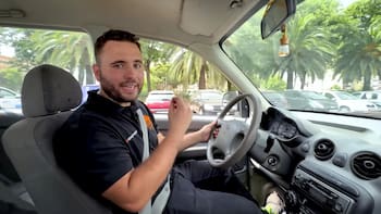 Juan José Ebenezer, mecánico: “Cuando arranques el coche, que no esté puesto el aire acondicionado nunca”