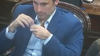 “La uso para rascarme el ombligo”: qué dijo el diputado acusado de drogarse en el recinto