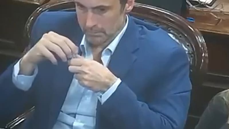 “La uso para rascarme el ombligo”: qué dijo el diputado acusado de drogarse en el recinto.