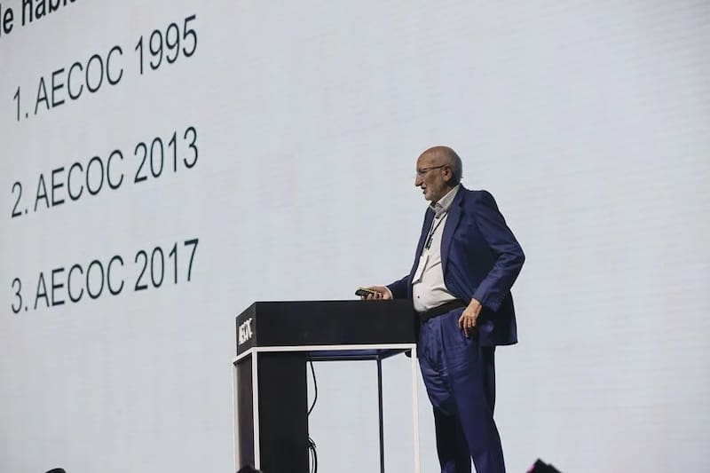 En el congreso de Aecoc, insistió que los empresarios no deben avergonzarse de ganar dinero ni de pagar impuestos.