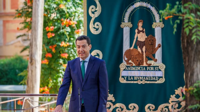 Es oficial | Juanma Moreno asume por tercera vez y confirma un Gobierno de coalición con Vox en Andalucía