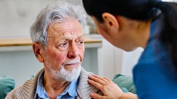 Lo ordena el artículo 4603 del código de PA: los hijos mayores de edad están obligados por ley a mantener a sus padres económicamente, si se encuentran en estas condiciones