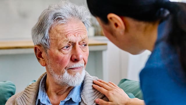 Lo ordena el artículo 4603 del código de PA: los hijos mayores de edad están obligados por ley a mantener a sus padres económicamente, si se encuentran en estas condiciones