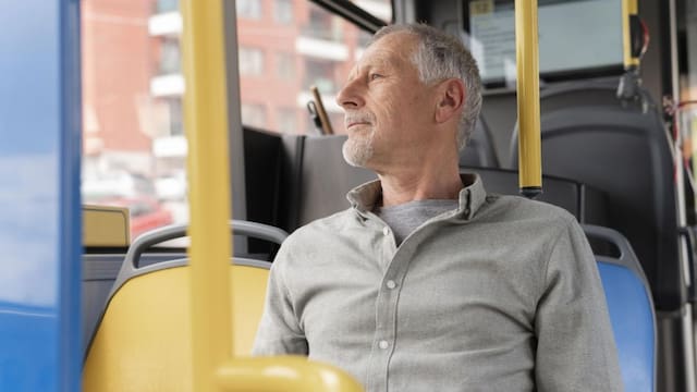 Nuevo beneficio para los jubilados mexicanos | Ya no tendrán que pagar para viajar: los detalles de este privilegio