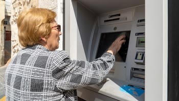 ¿Cuándo cobro la jubilación en mayo de 2026? Estas son las fechas de pago de los bancos Santander, BBVA y CaixaBank