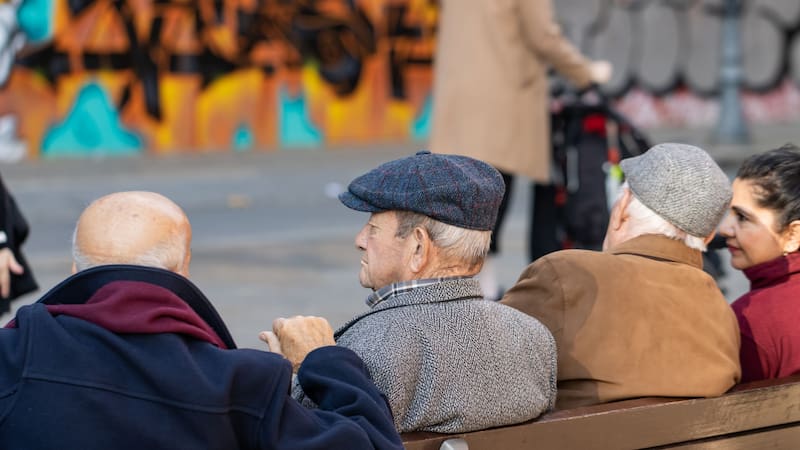 La Seguridad Social ofrece un informe online, llamado “Informe de edad legal de jubilación”, que indica la edad legal ordinaria de jubilación de cada persona y la fecha exacta en la que la alcanzará. Imagen: Shutterstock.